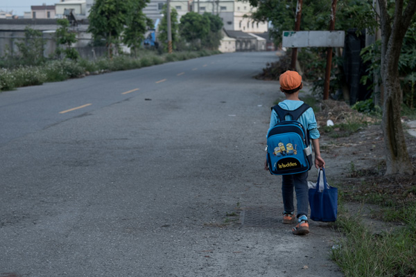 小賢常常一個人走路回家